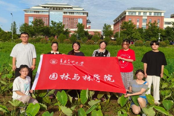 aa3044永利集团开展“扎根大地”田间党课